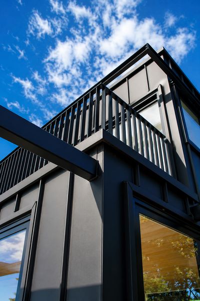 Postless architectural aluminium balustrade on a modern home, Waihi Beach